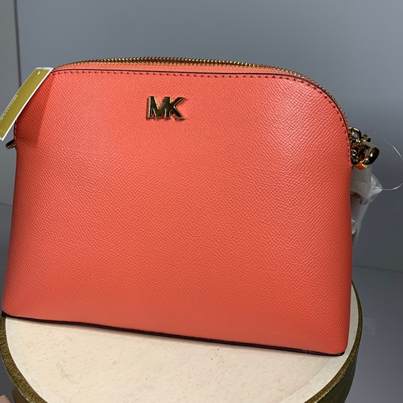 Michael Kors Handbags - BNWT Michael Kors Pink Grapefruit large crossbody